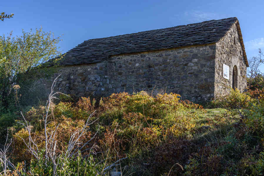 Huesca - Tella 34 - ermita de la Virgen de la Peña.jpg